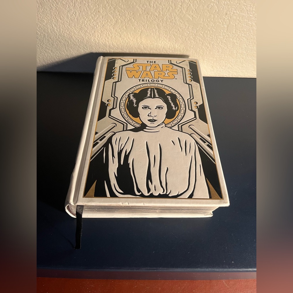 Star Wars Trilogy Hardcover Book 🛸🛸🛸🛸🛸🛸🛸🛸🛸🛸🛸🛸🛸🛸🛸🛸🛸🛸🛸🛸 - Picture 2 of 11